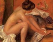 皮埃尔 奥古斯特 雷诺阿 : Bather Drying Her Feet